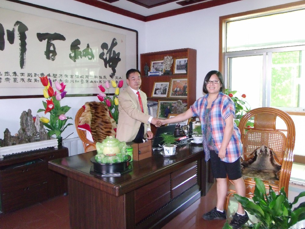 菅总与加拿大客商营业相助告竣一致